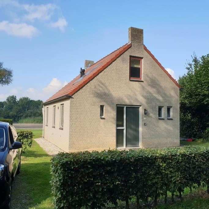 Gezellige Vakantiewoning Aan Het Water In Ewijk - Recreational Only No Workers Екстериор снимка