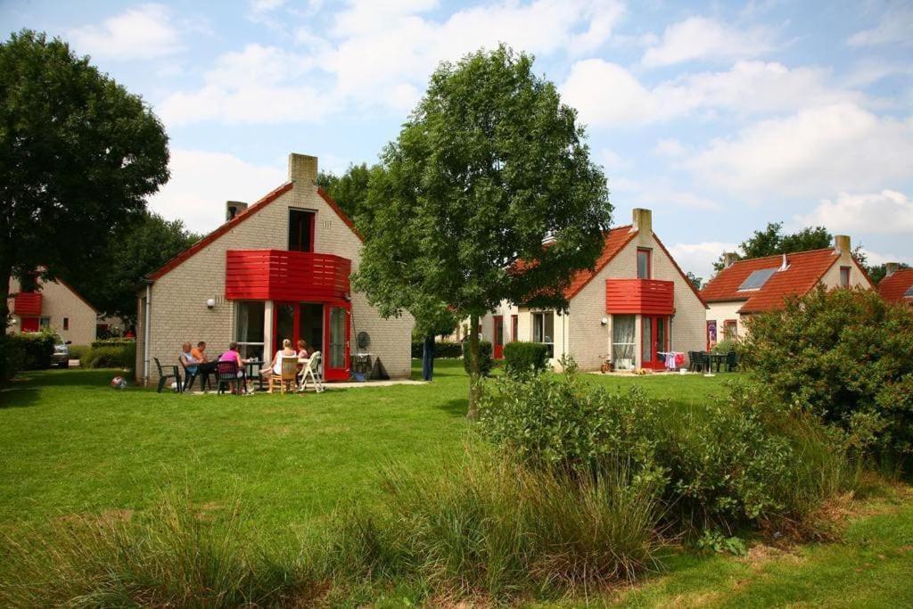 Gezellige Vakantiewoning Aan Het Water In Ewijk - Recreational Only No Workers Екстериор снимка
