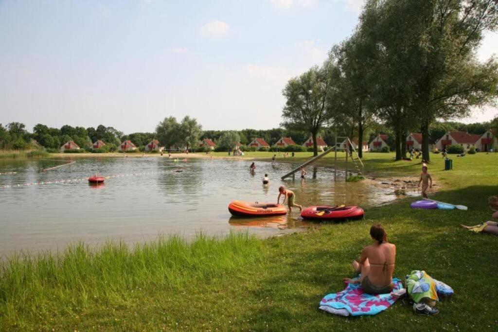 Gezellige Vakantiewoning Aan Het Water In Ewijk - Recreational Only No Workers Екстериор снимка