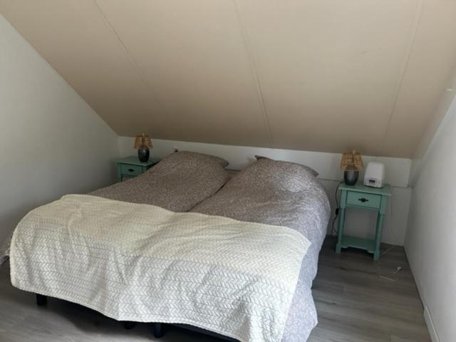 Gezellige Vakantiewoning Aan Het Water In Ewijk - Recreational Only No Workers Екстериор снимка