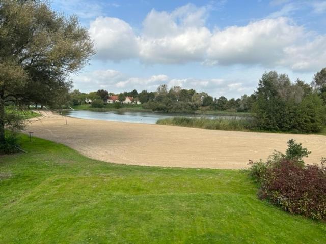Gezellige Vakantiewoning Aan Het Water In Ewijk - Recreational Only No Workers Екстериор снимка
