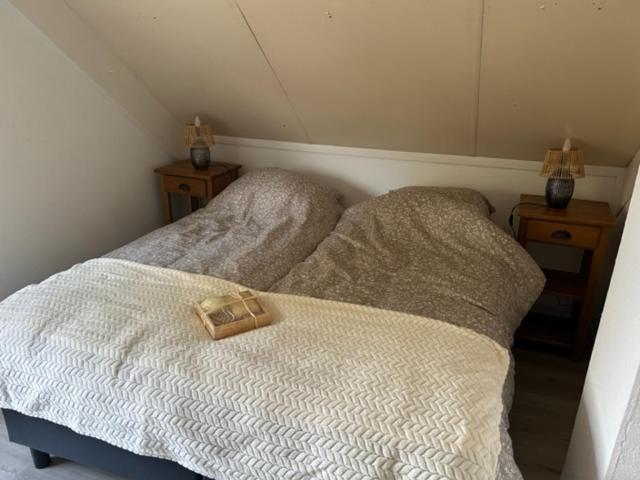 Gezellige Vakantiewoning Aan Het Water In Ewijk - Recreational Only No Workers Екстериор снимка