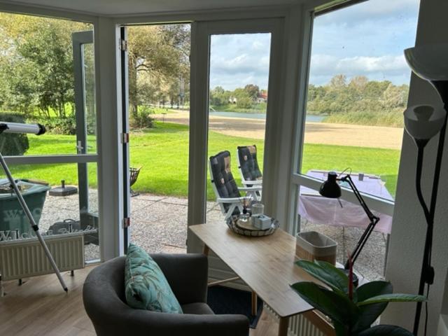 Gezellige Vakantiewoning Aan Het Water In Ewijk - Recreational Only No Workers Екстериор снимка