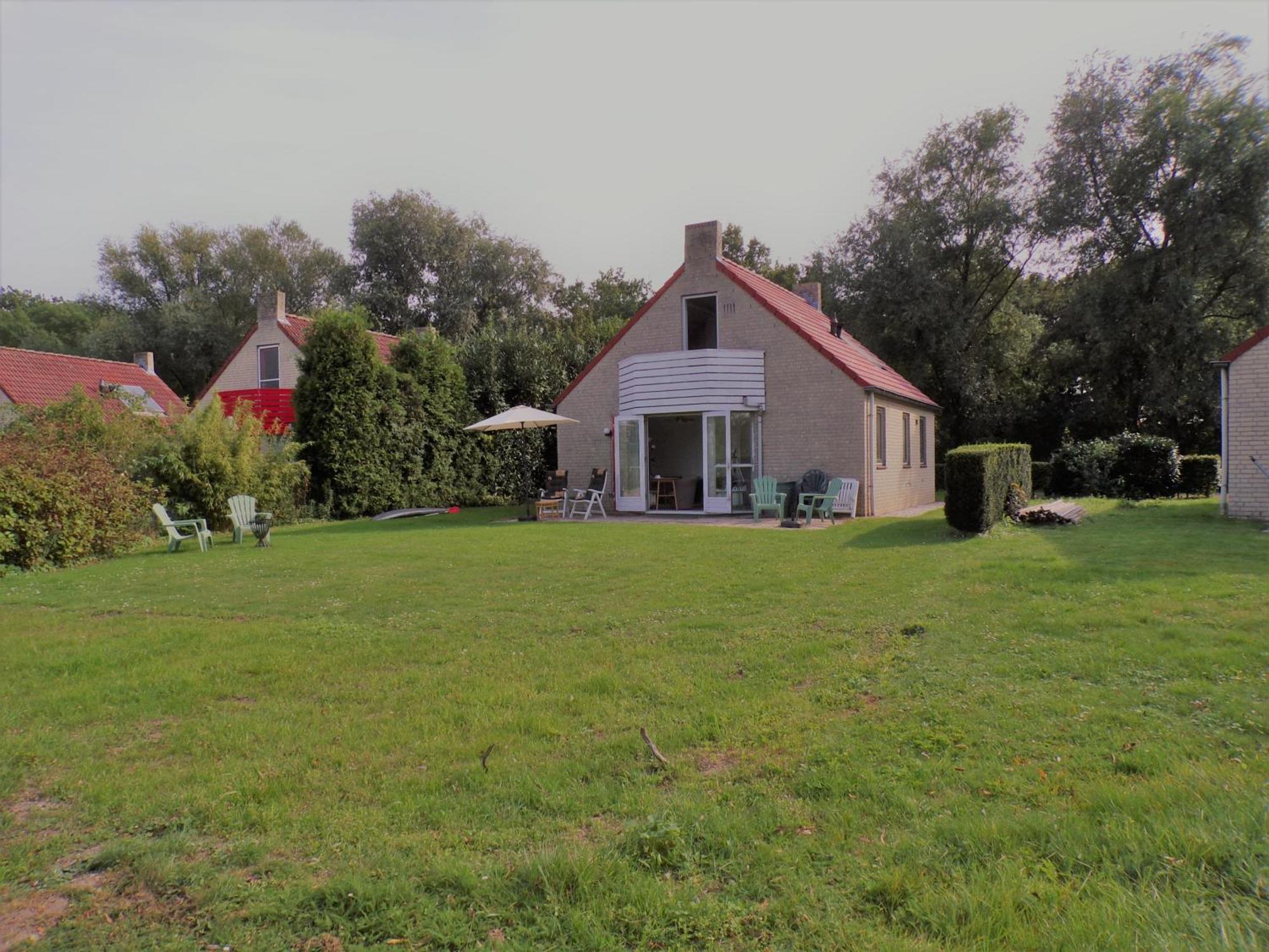 Gezellige Vakantiewoning Aan Het Water In Ewijk - Recreational Only No Workers Екстериор снимка